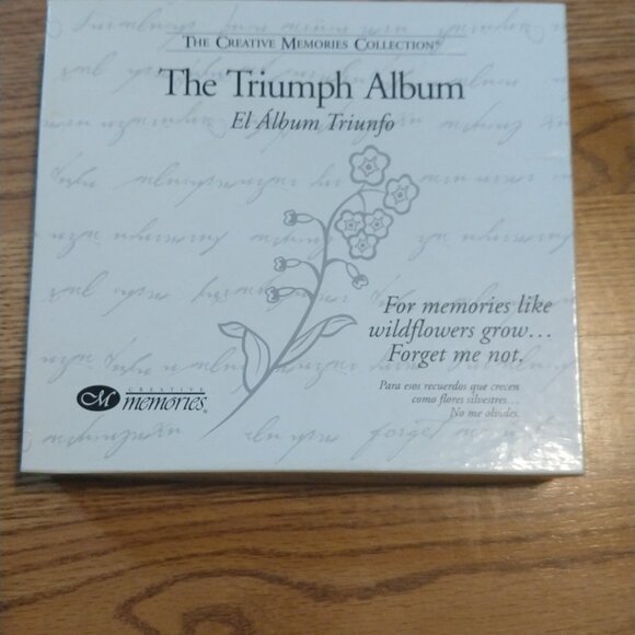 Creative Memories Triumph Album - Forget Me Not Album - Picture 5 of 5